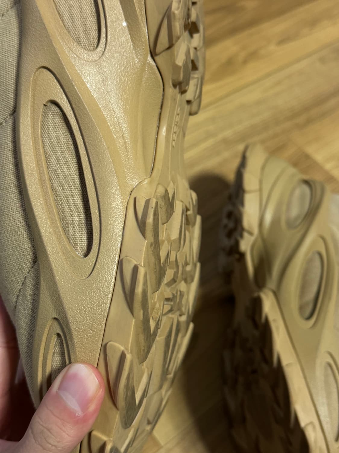 yeezy nsltd 부츠 265 / 8.5사이즈 상품이미지8