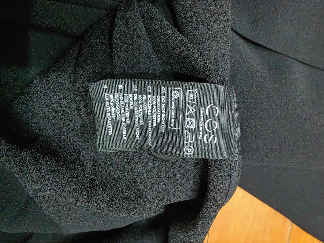 COS 블랙 플리츠 롱자켓 상품이미지7