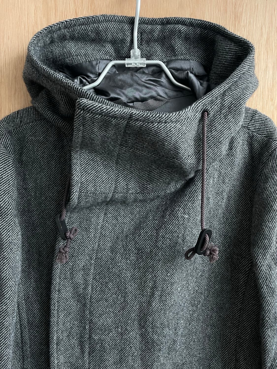 카즈유키쿠마가이 비대칭 하이넥 코트 상품이미지3