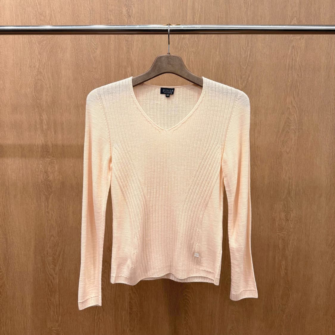 소니아 리키엘 브이넥 니트 라인 절개 디테일 슬림핍 아이보리 상품이미지2