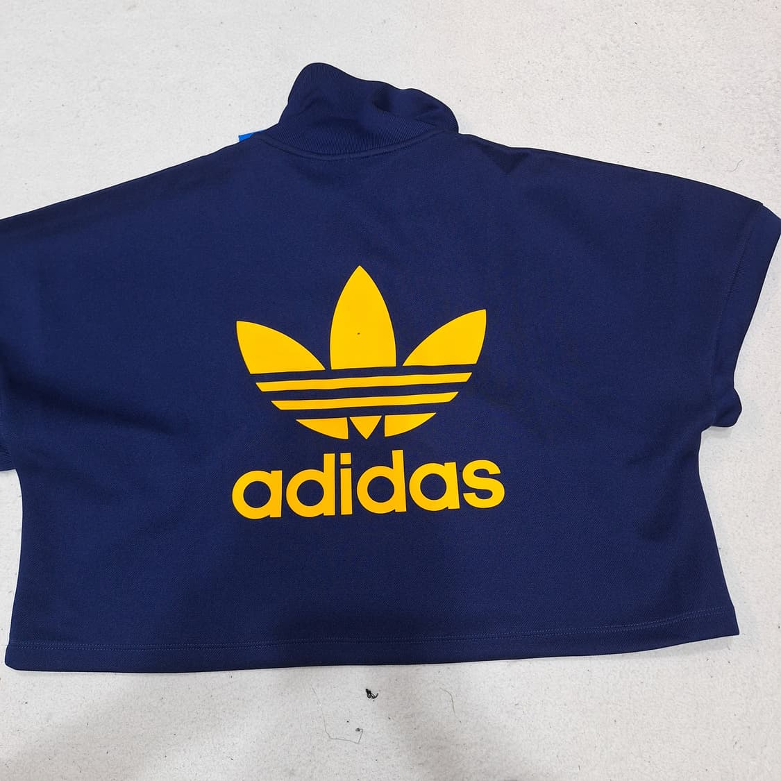 아디다스  오리지널크롭티셔츠M 상품이미지4