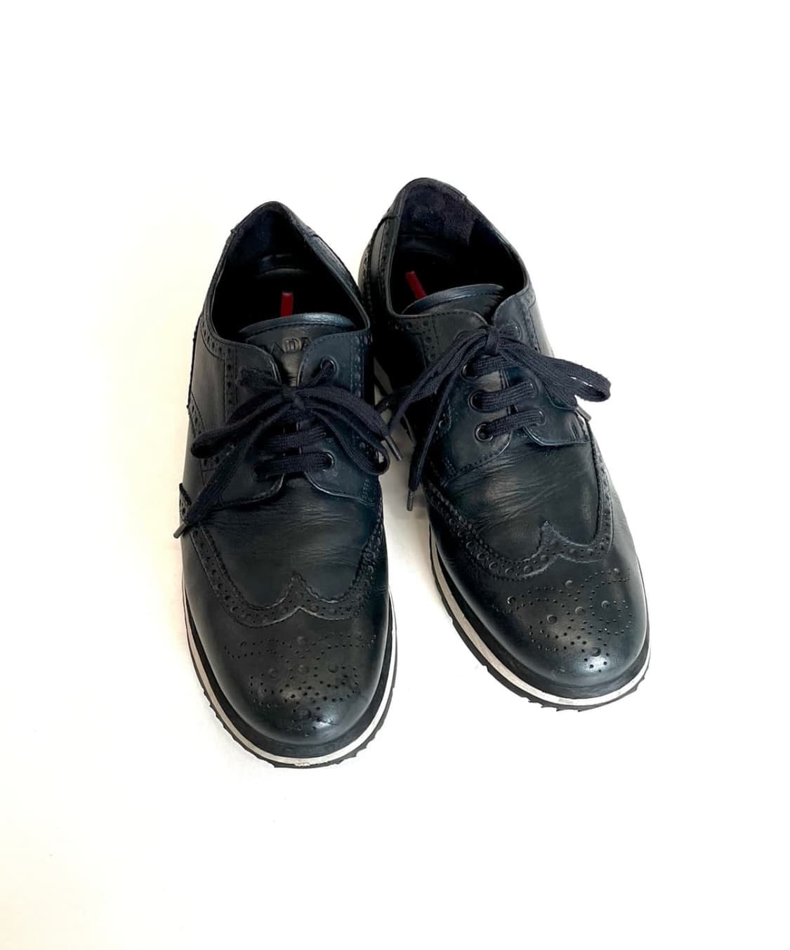 프라다 윙팁 스니커즈 상품이미지2