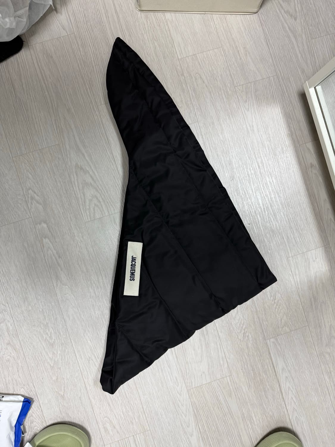 (자크뮈스) 르 반다나 카풀로 패디드 반다나 블랙 상품이미지2