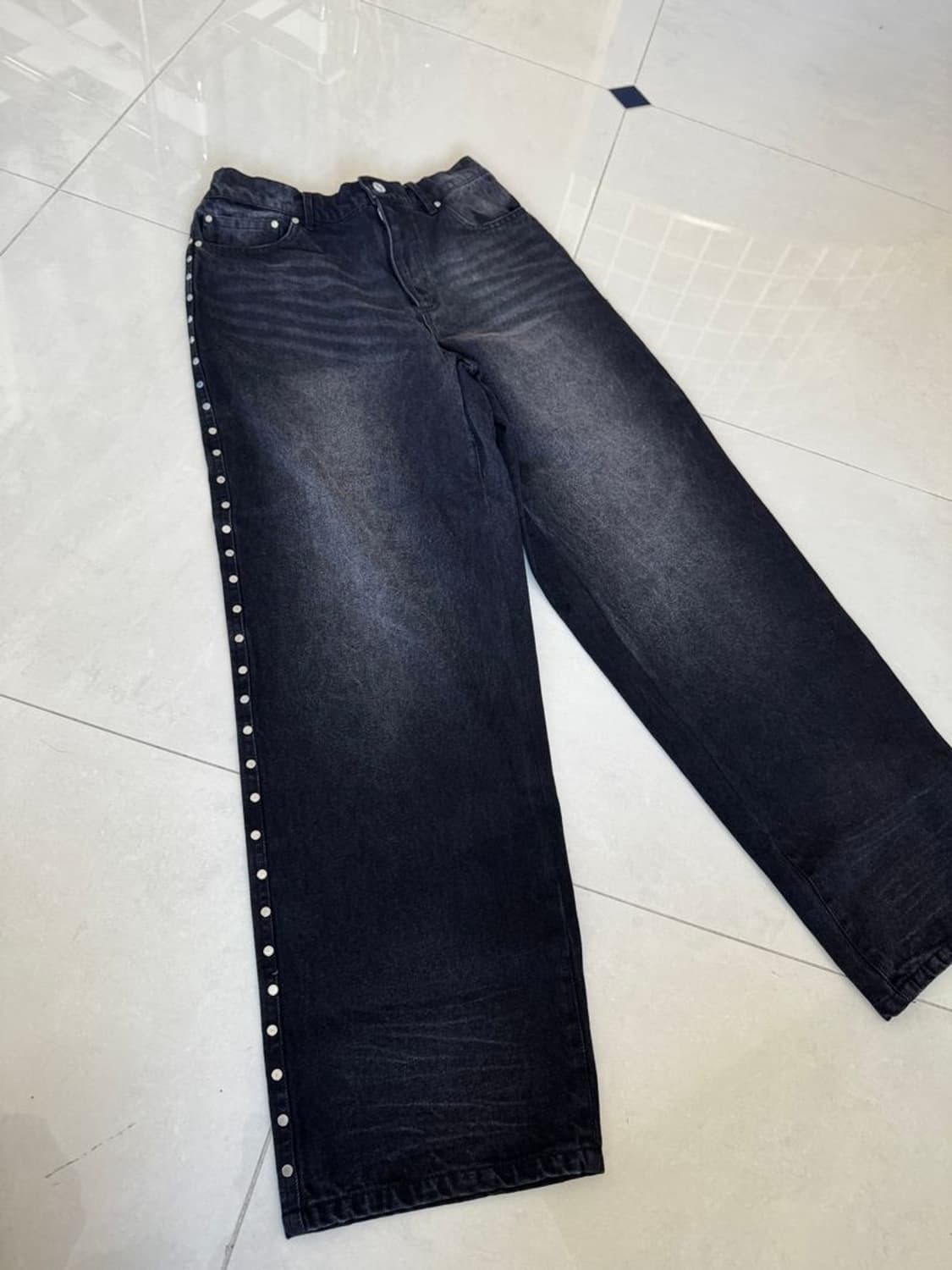 STUDDED PANTS 스트레이트 스터드 팬츠 상품이미지1