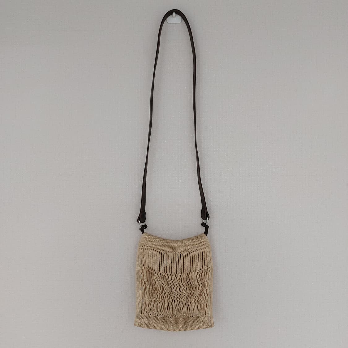 MINI CROSSBODY FILT NET BAG BEIGE 상품이미지1