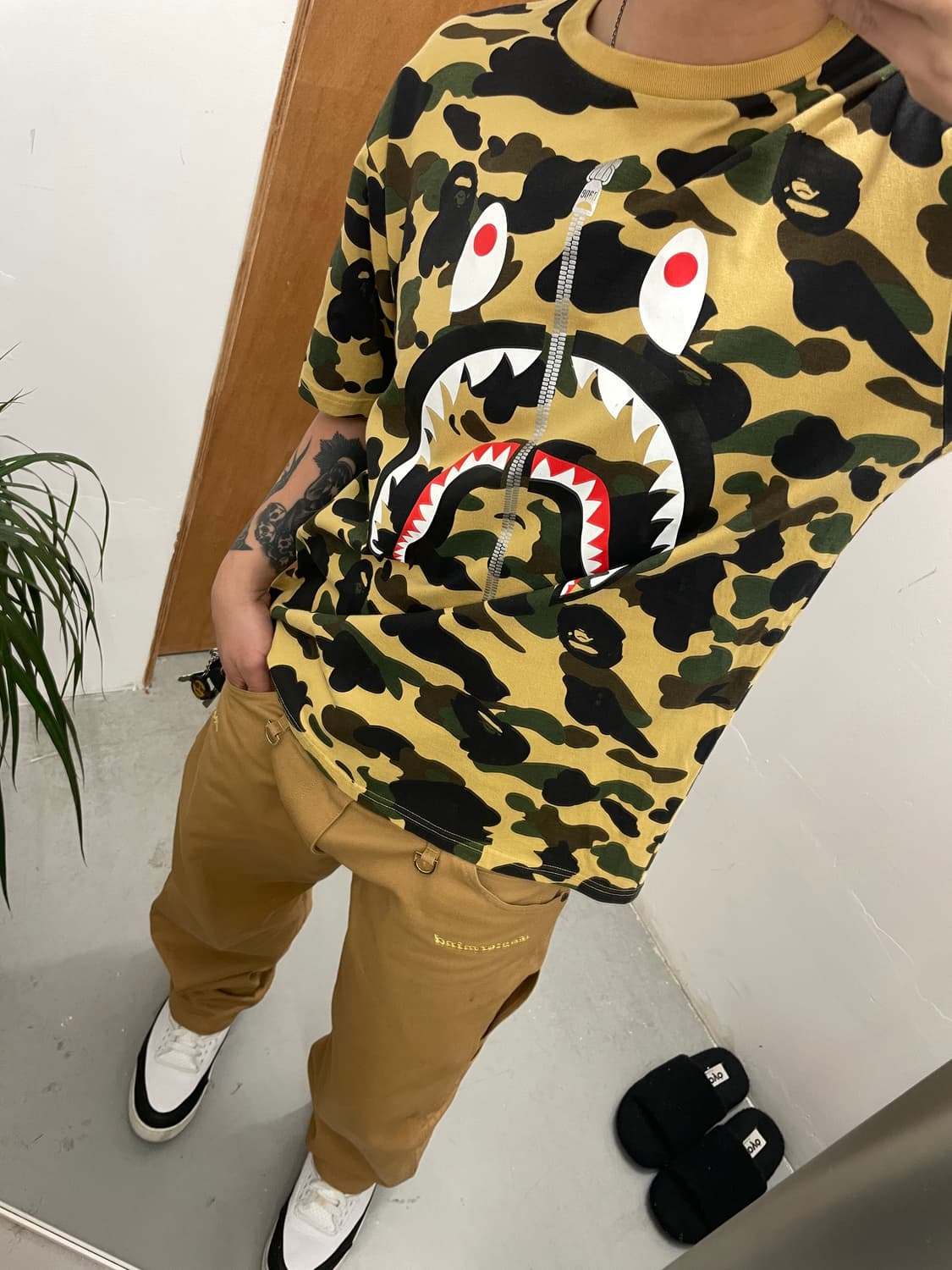 A BATHING APE 1st Camo Shark T-shirt 상품이미지3