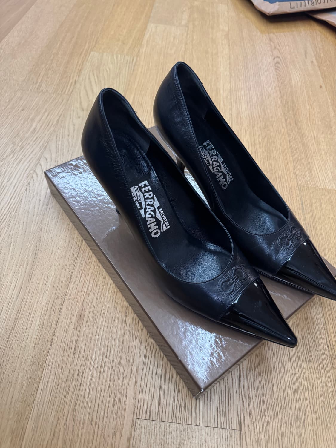 페라가모 스틸레토 정품 상품이미지2