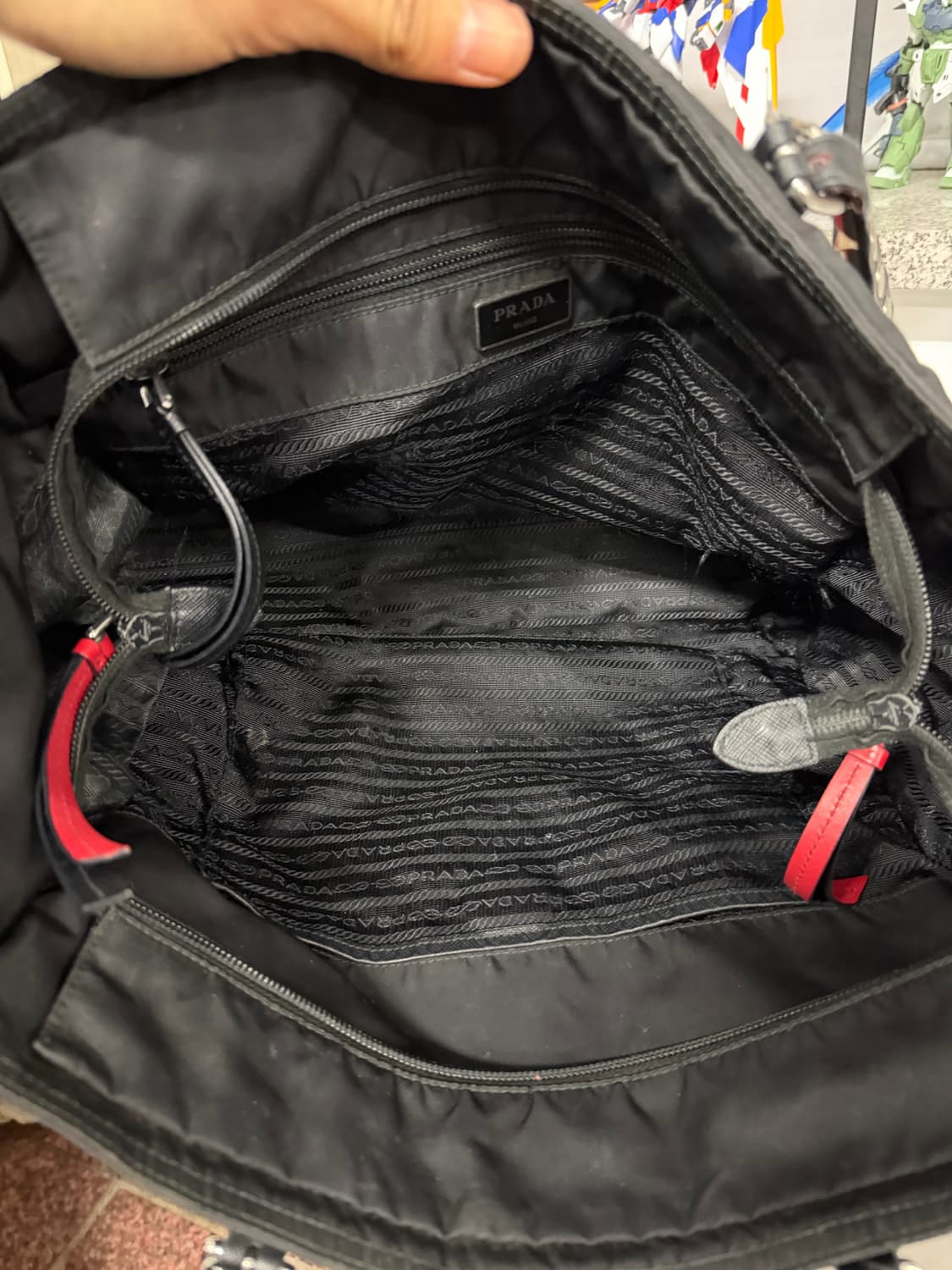 정품) 프라다 테수토 스터드 나일론백  상품이미지6