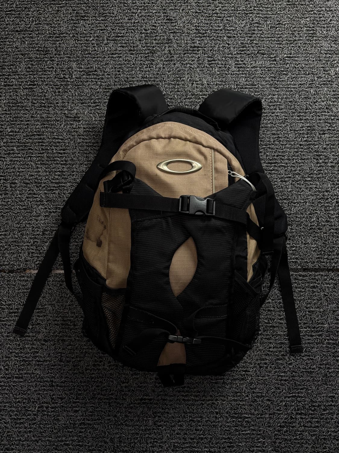 오클리 아이콘 로고 텍티컬 테크웨어 백팩 1613 상품이미지2
