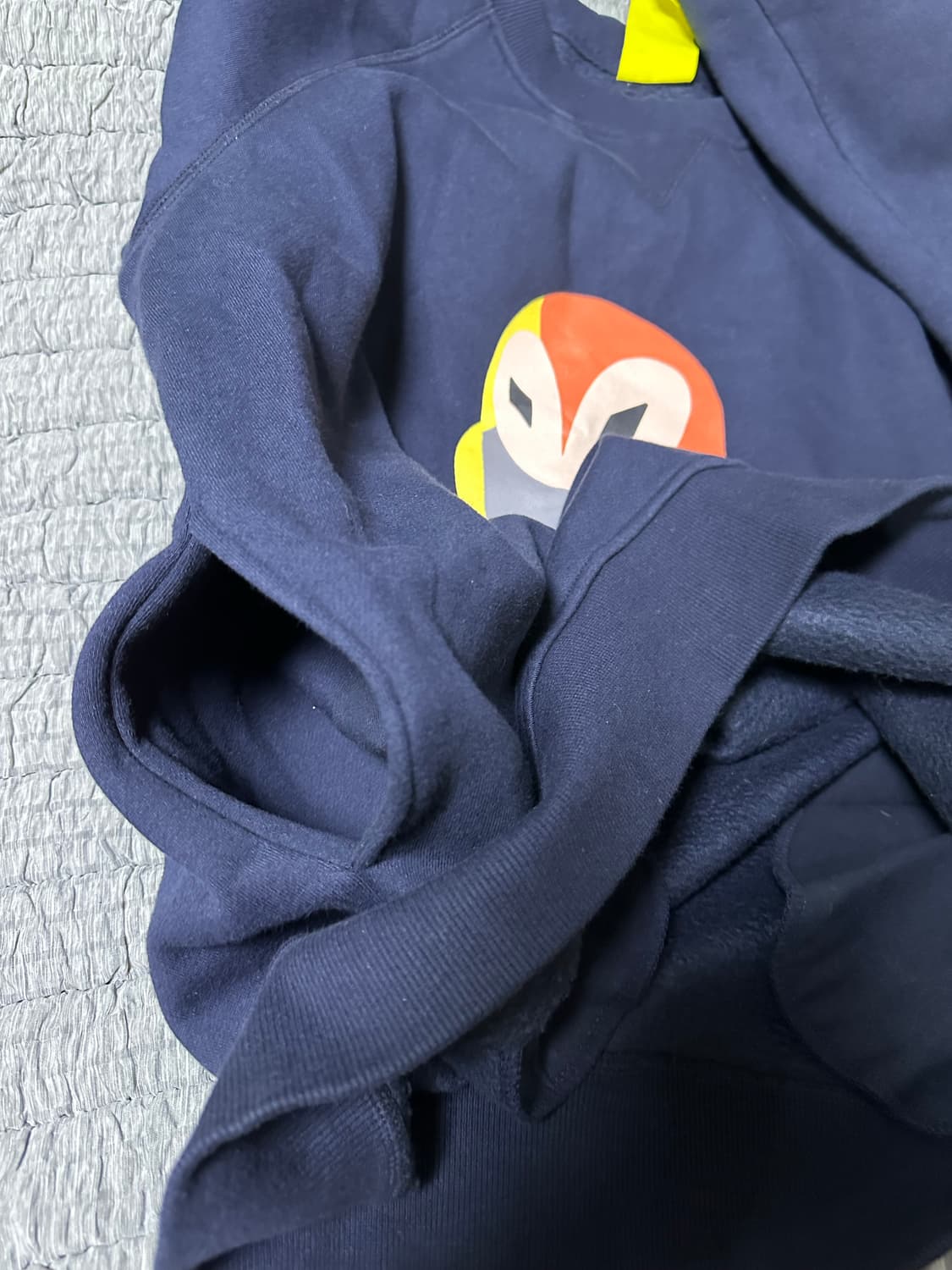 럭키슈에뜨 네이비 색상의 스웨트셔츠 상품이미지8