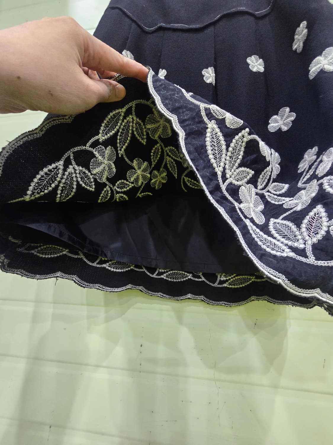 GIVY VID STOCKHOLM 플라워 자수 스커트 상품이미지9