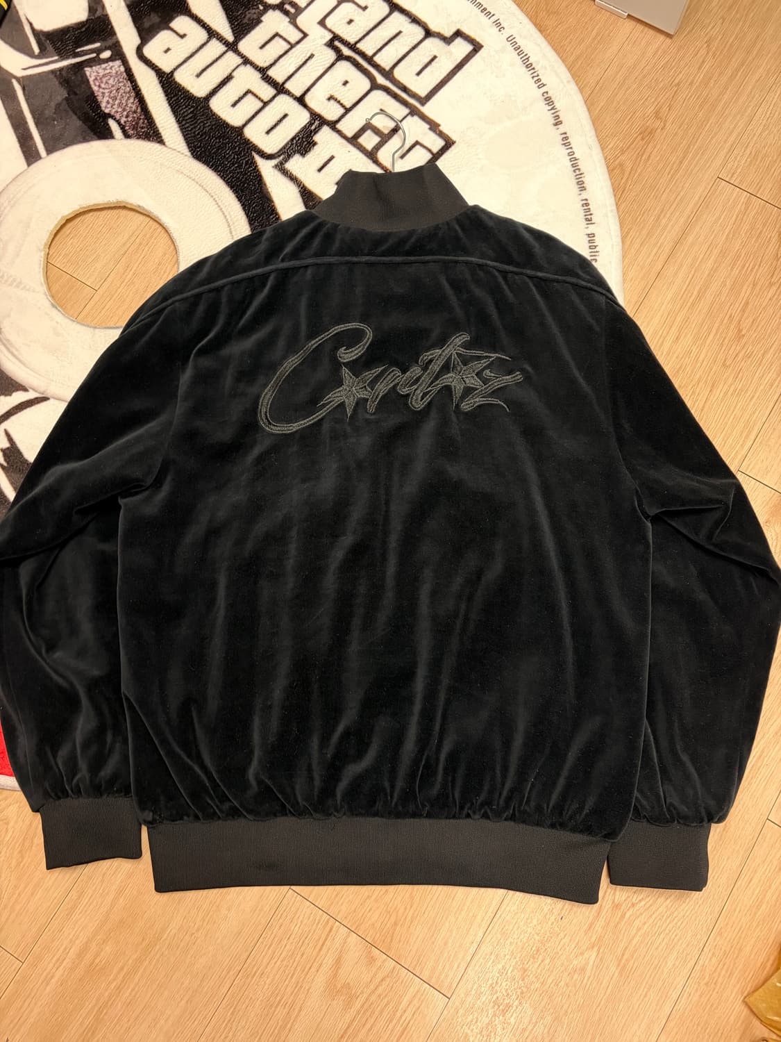 [L] Corteiz 벨루어 자켓 블랙 상품이미지1
