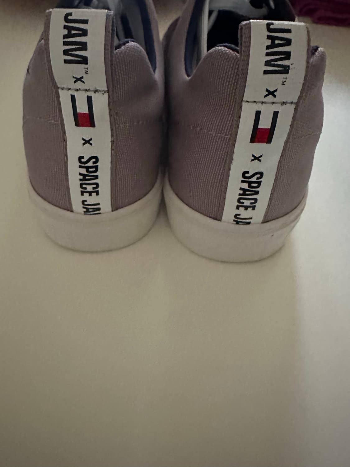 타마힐피거 X 스페이스잼 콜라브 스니커즈 상품이미지7