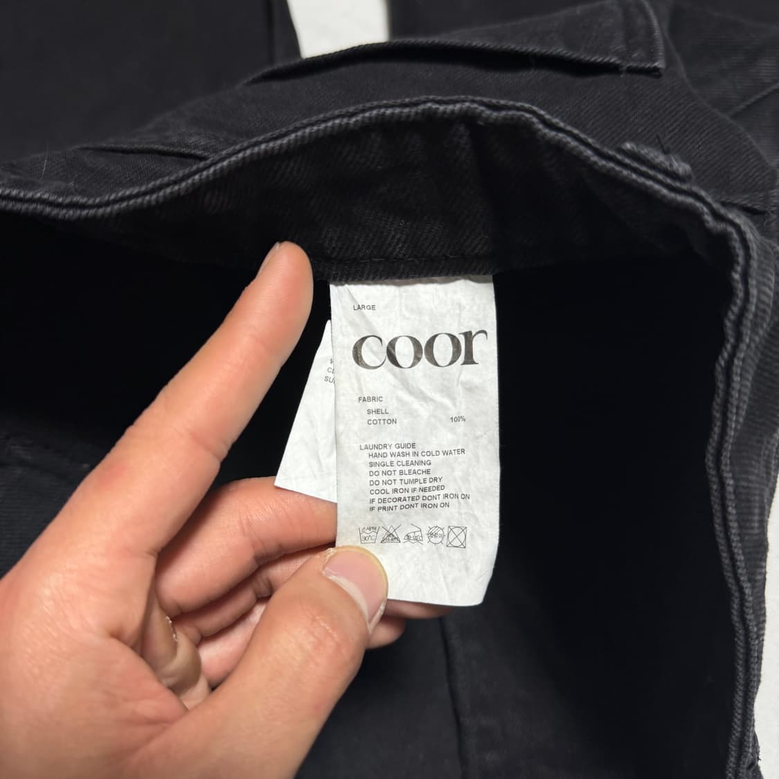 쿠어 엠보 워시드 딥 커브드 데님 팬츠 (블랙/L) 상품이미지3