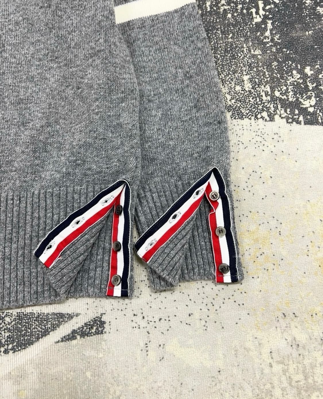 톰브라운 가디건 판매합니다 상품이미지4