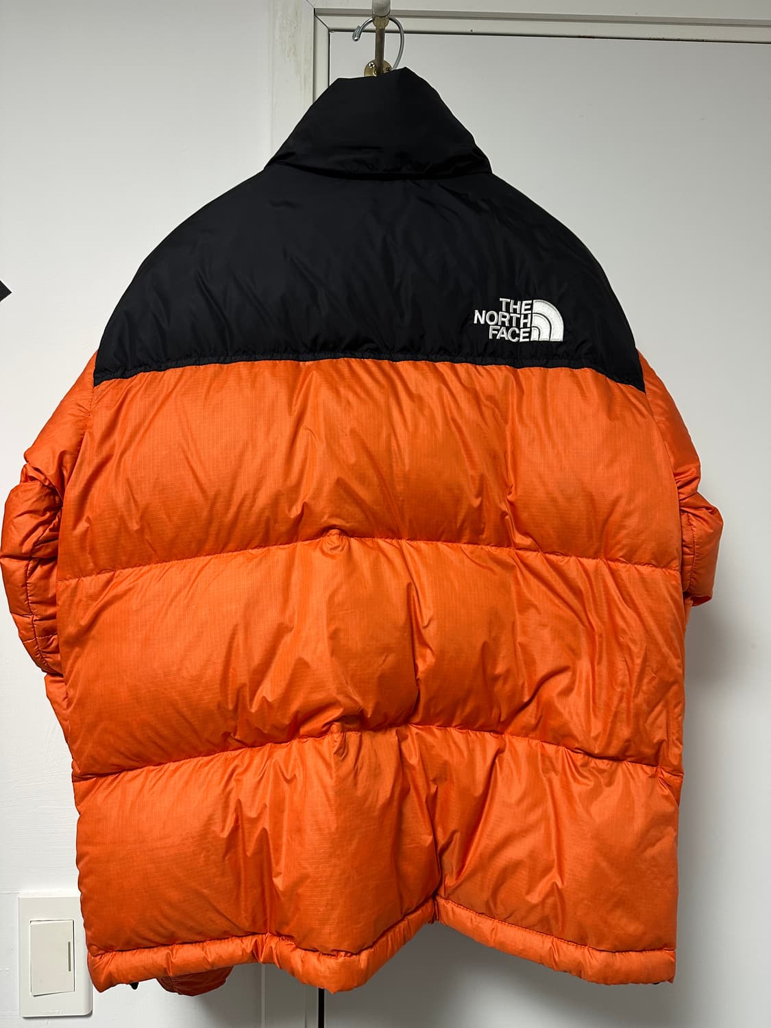 노스페이스 눕시 패딩 오렌지 색상 M 상품이미지2