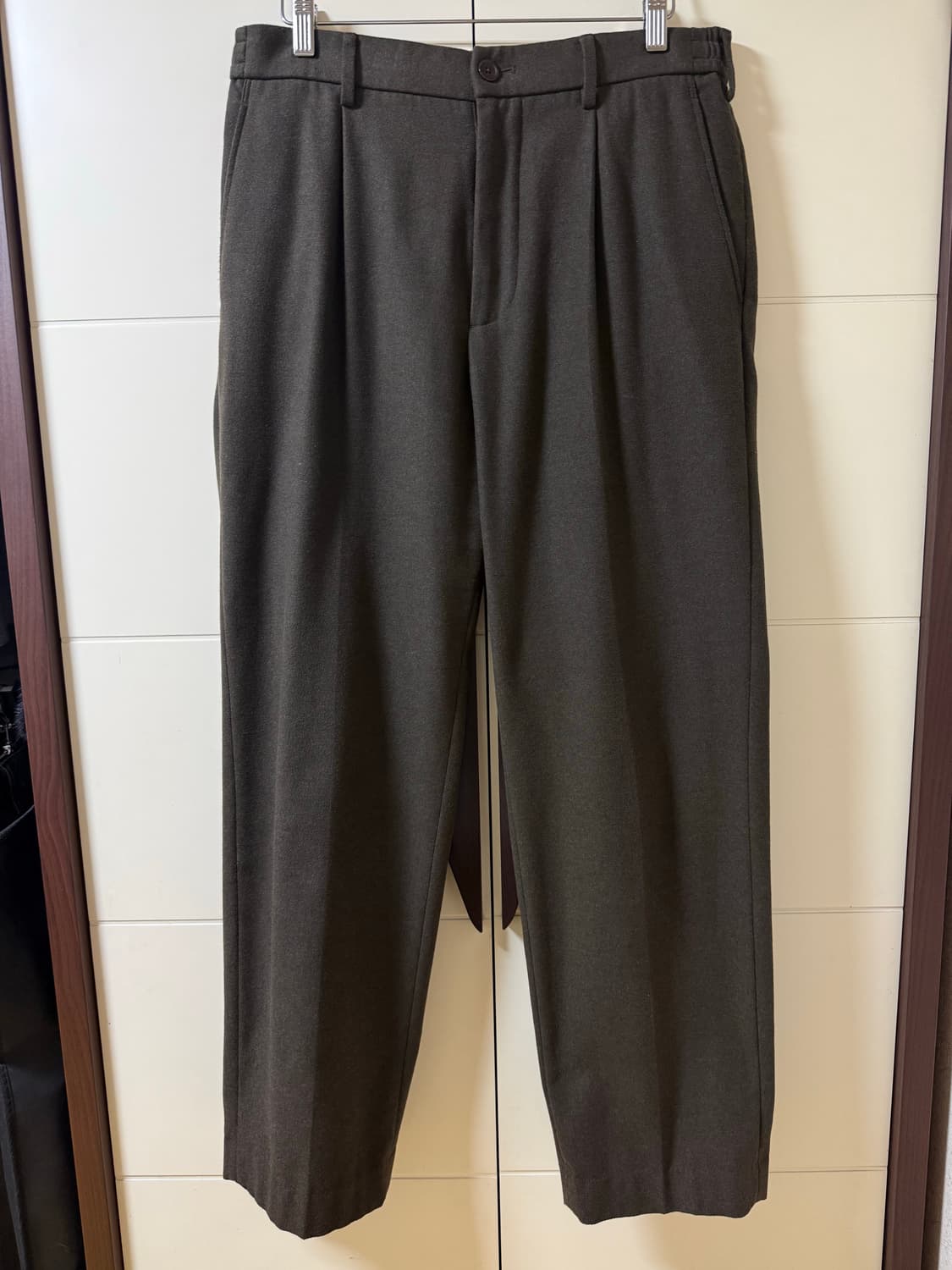 유니클로 울슬랙스 상품이미지1