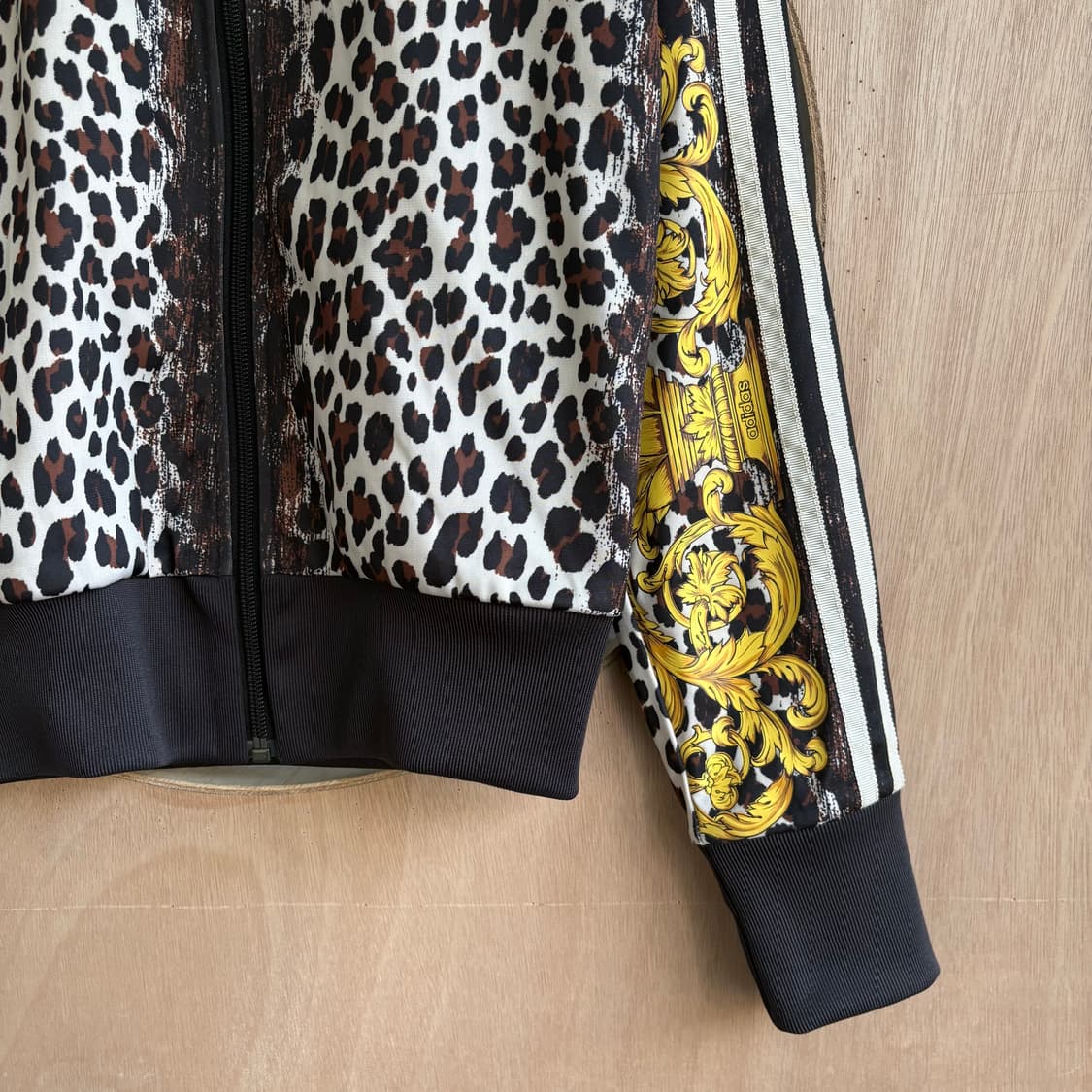 아디다스 제레미스캇 레오파드 트랙탑 상품이미지3