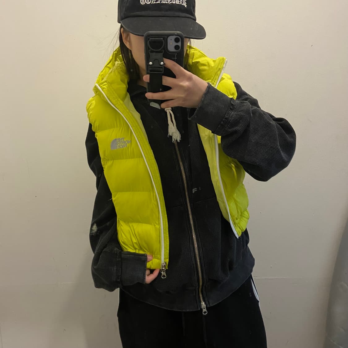 노스페이스 커스텀 형광 패딩조끼 상품이미지1