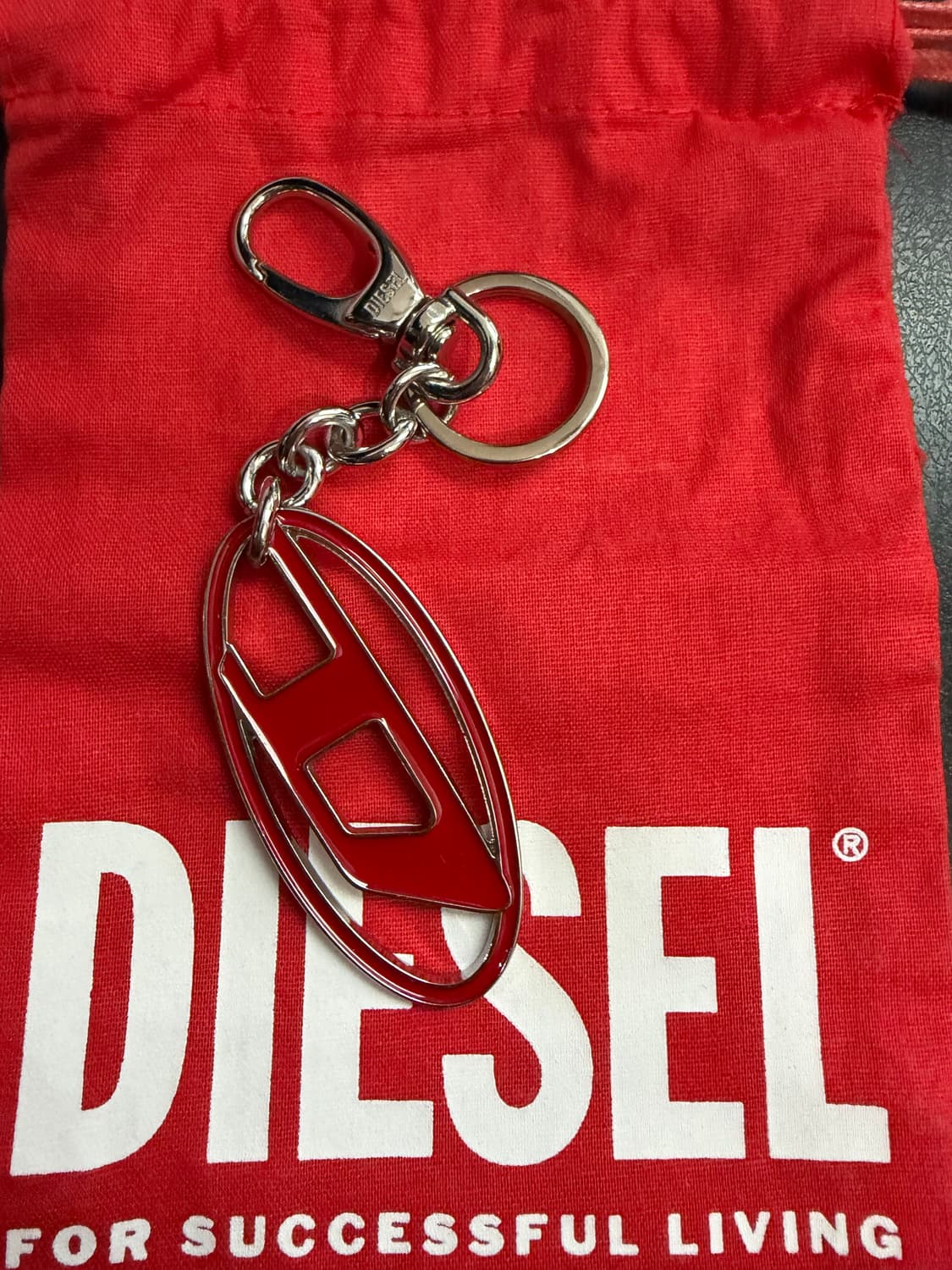 디젤 홀리 B 로고 키링 레드 상품이미지1