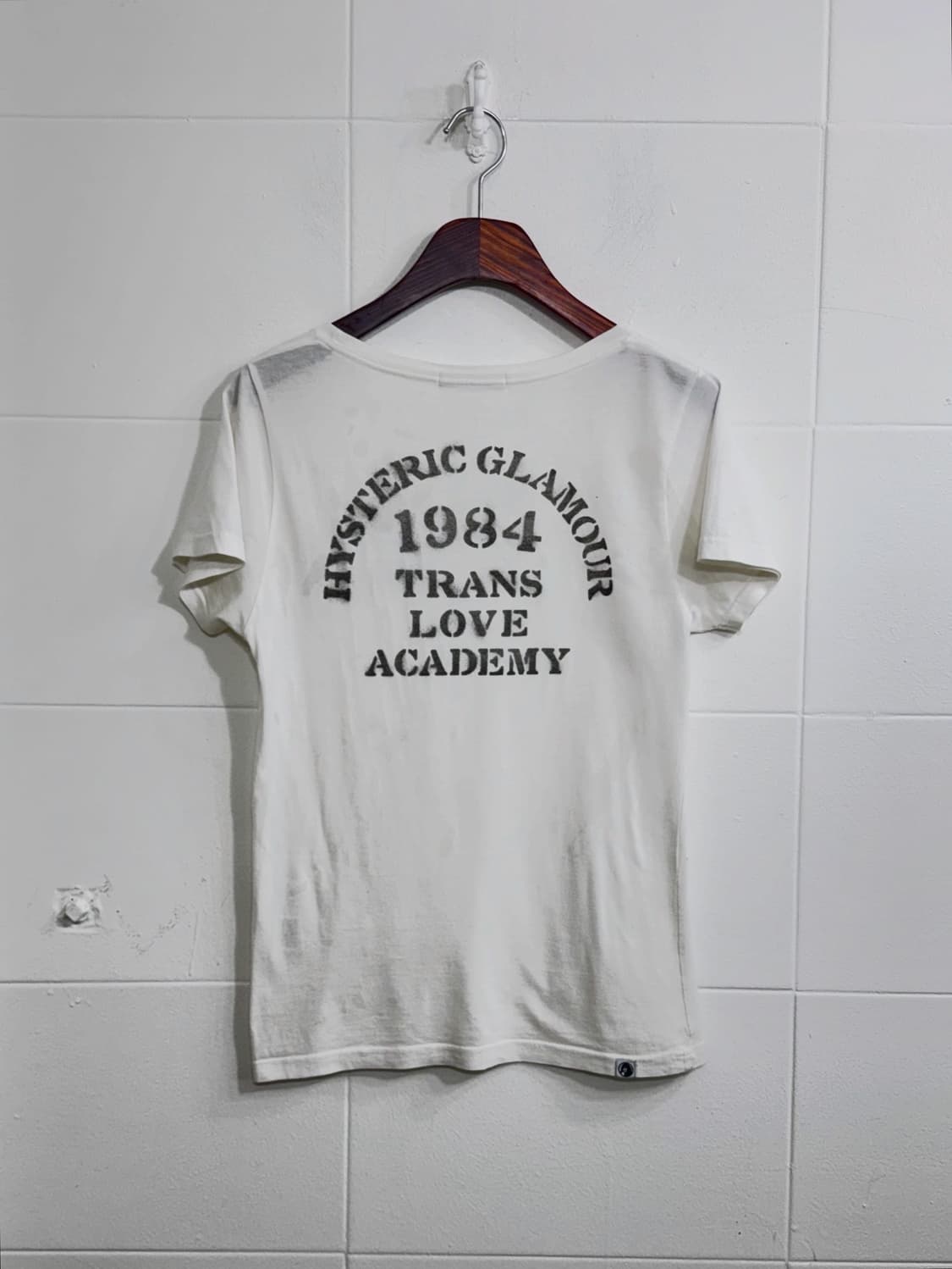 히스테릭글래머 화이트 로고 프린팅 유넥 반팔티 상품이미지4