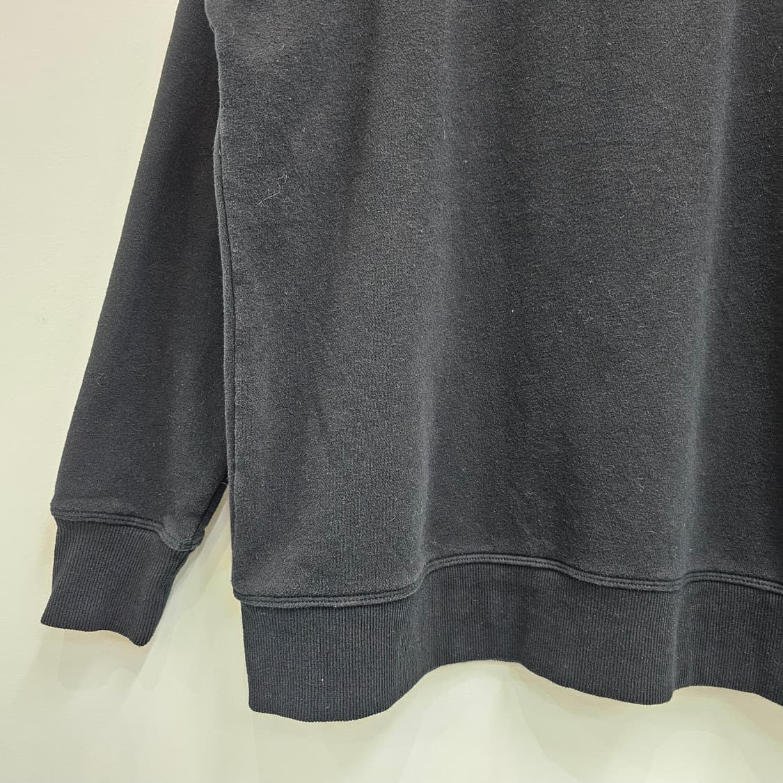 리복 블랙 맨투맨 기모 스웻셔츠 상품이미지3