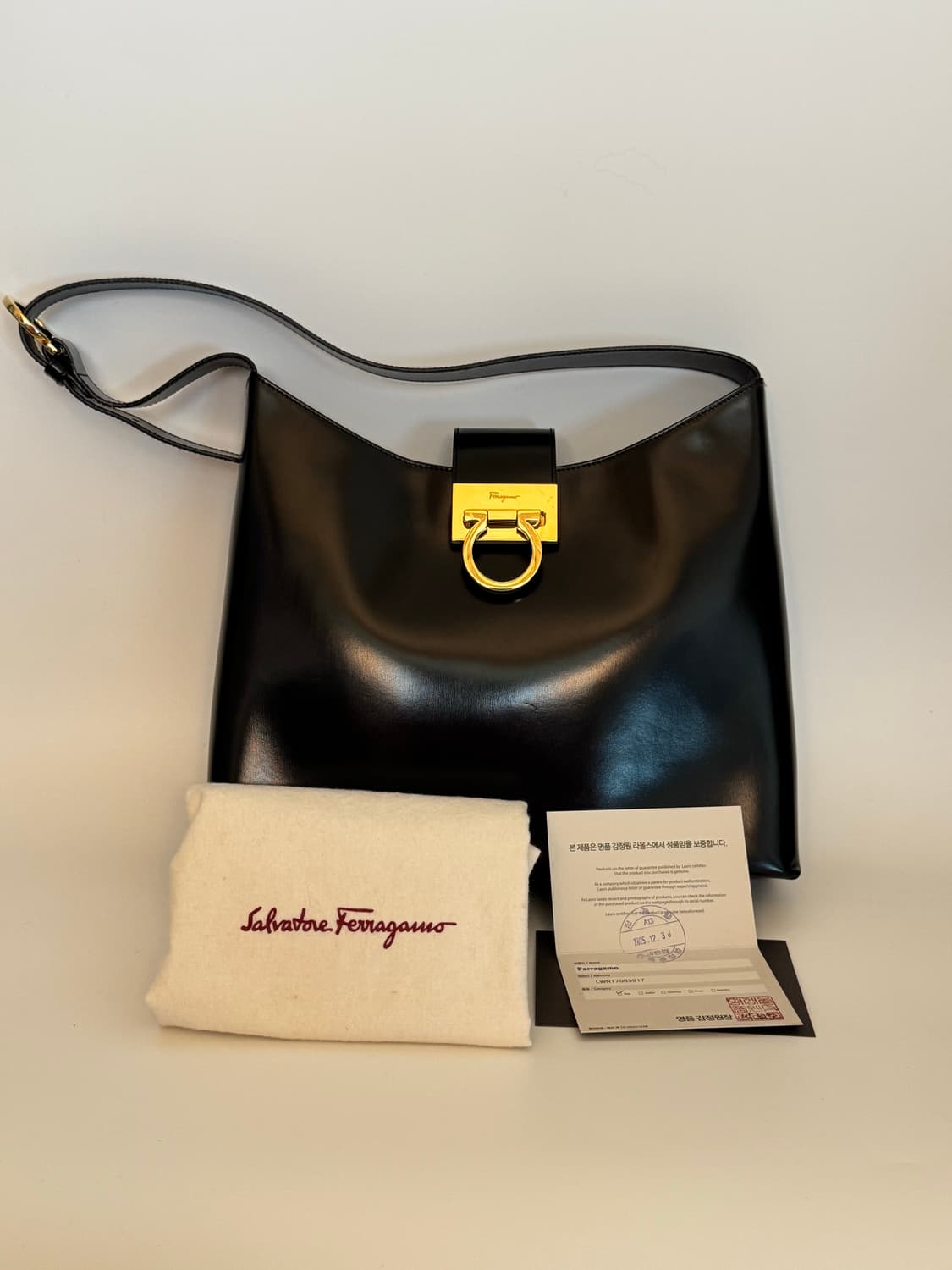Ferragamo 간치니 트리폴리오 숄더백 상품이미지1