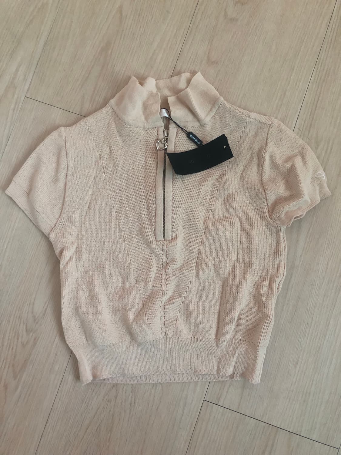 쓰리타임즈 크롭반팔 상품이미지1