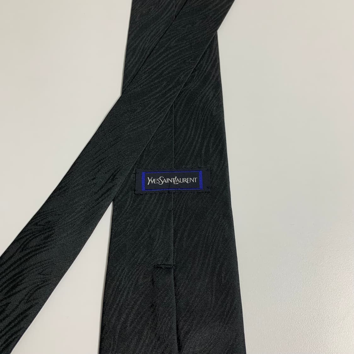 입생로랑(YSL) 블랙 명품넥타이 100실크 새상품급 8.3cm 상품이미지5