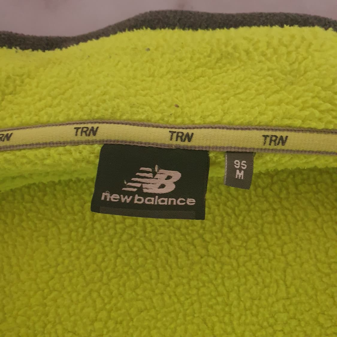 뉴발란스 배색 로고 플리스 집업 95 상품이미지4