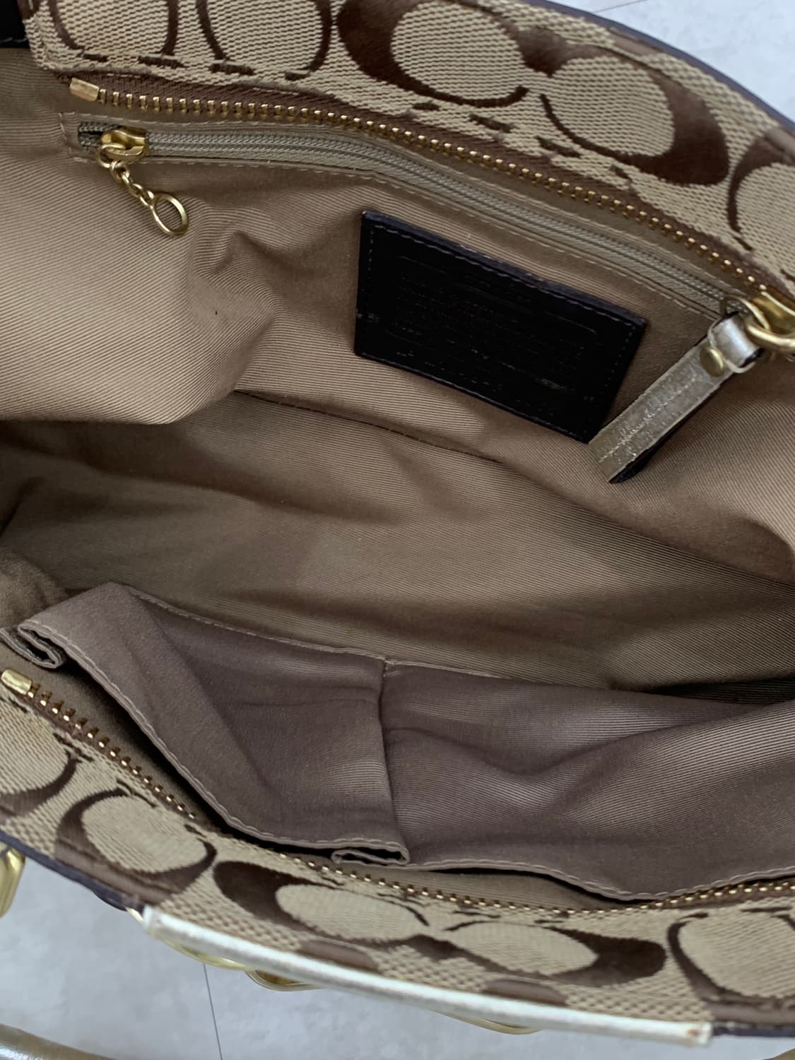 Coach Gold Shoulder Bag 👑 상품이미지4