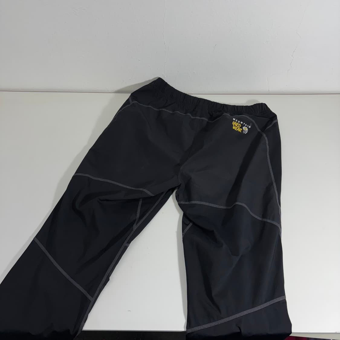 우먼L 마운틴하드웨어 블랙 슬림핏 등산팬츠 상품이미지3