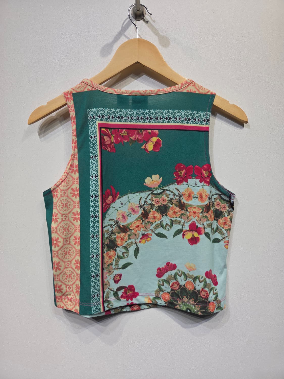 아디다스 오리지널 파멥 콜라보 보르보플로르 크롭 탱크탑 상품이미지3