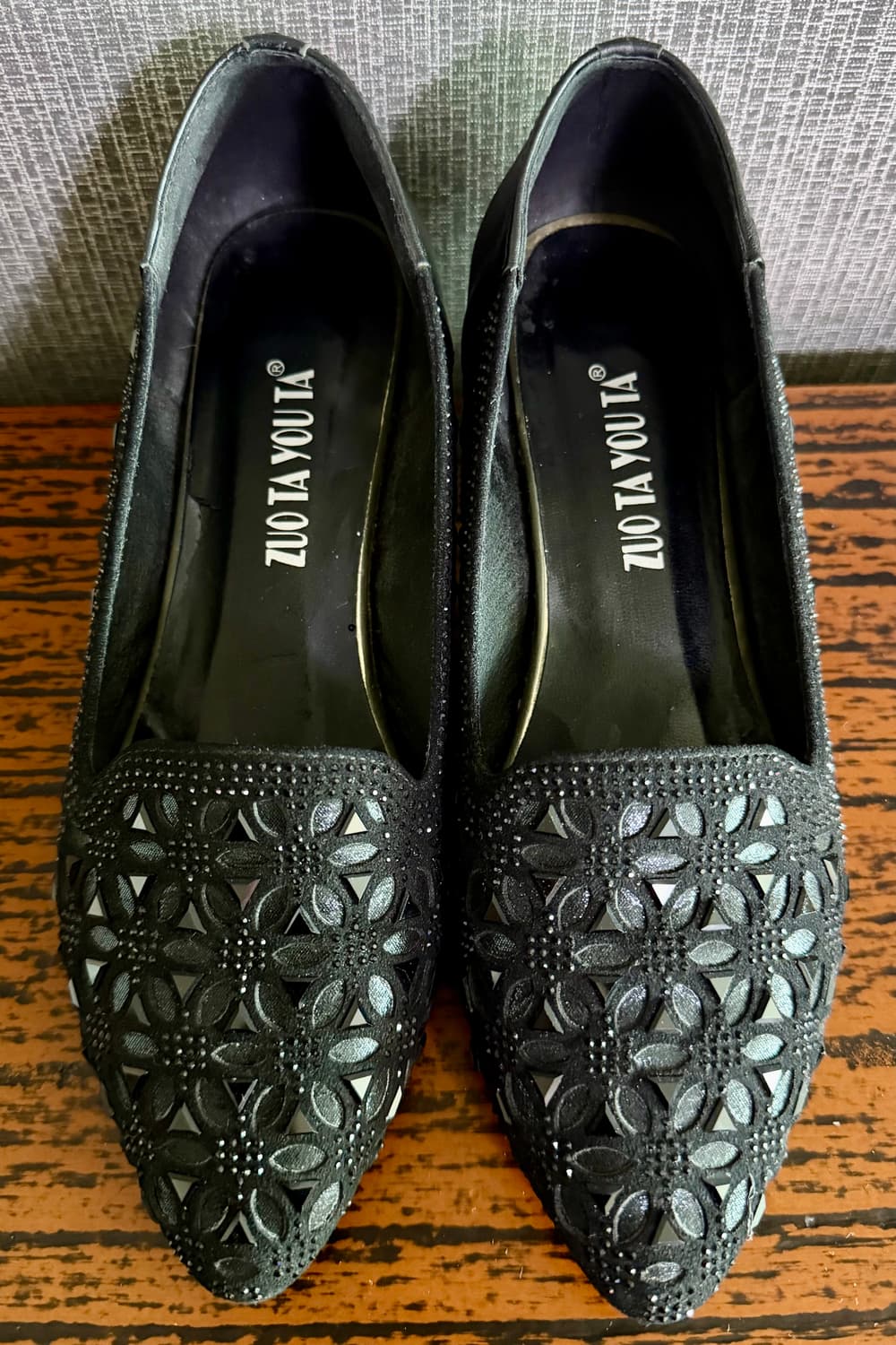 블랙 큐빅 장식 꽃무늬 포인티드 펌프스 구두 230 굽높이 4.5cm 상품이미지1