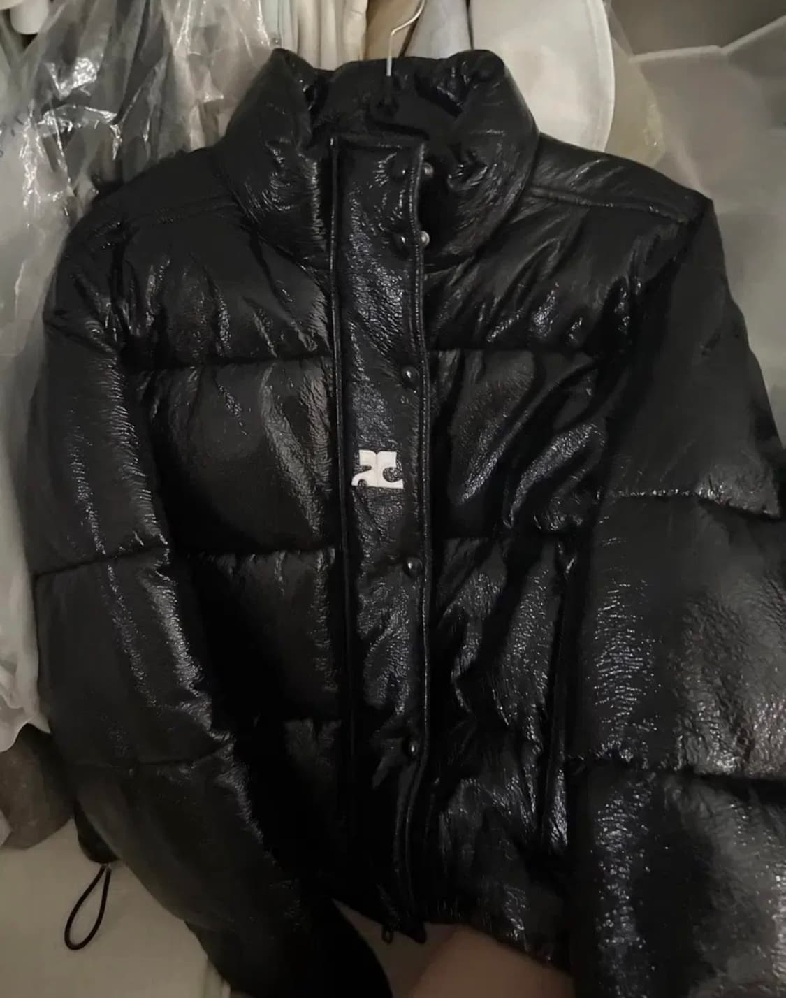 꾸레쥬 블랙 에나멜 푸퍼 패딩 S 상품이미지3