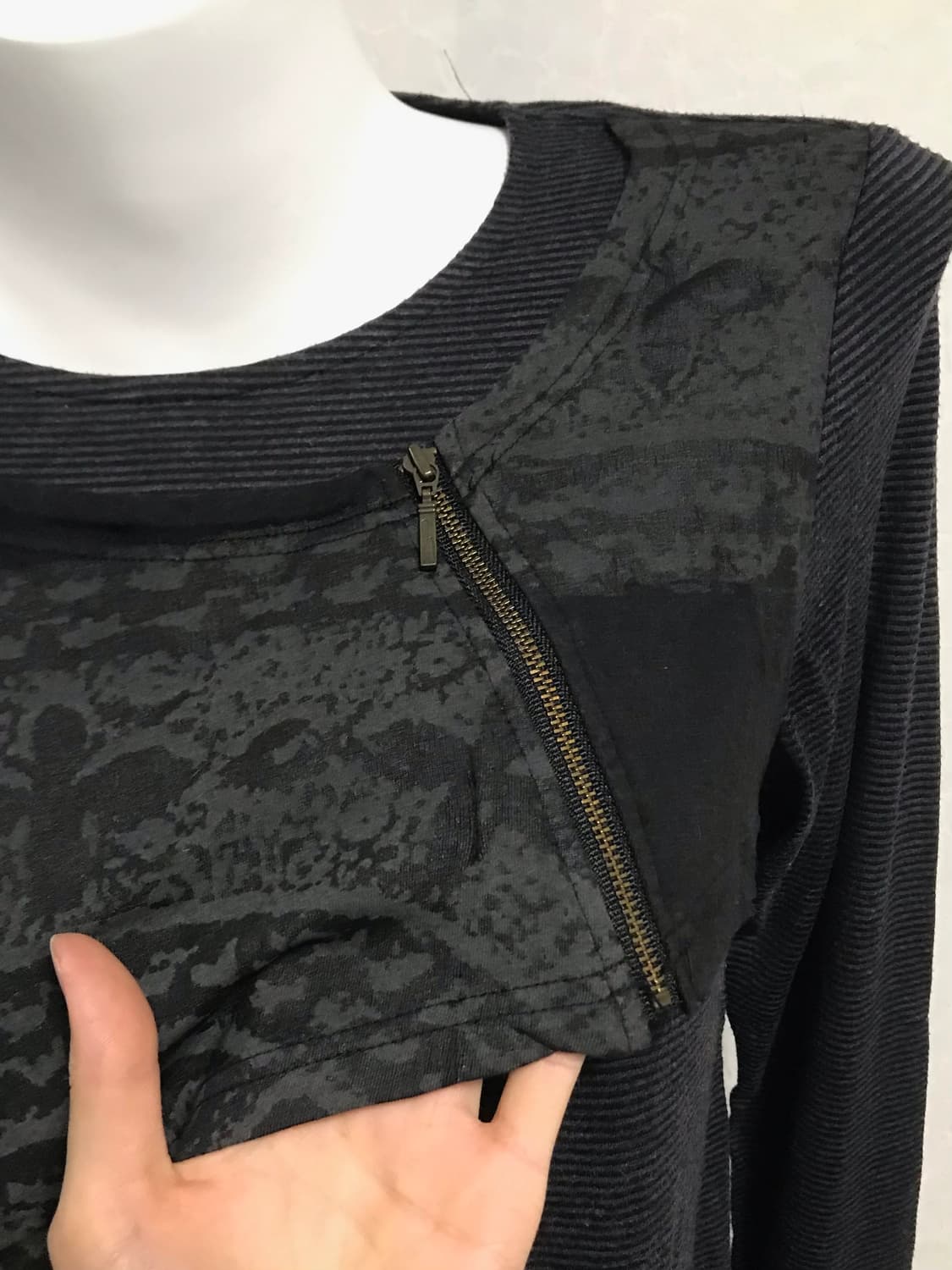 빈티지 00s 펑크 지퍼 디테일 레이어드 스트라이프 롱슬리브 탑 상품이미지4