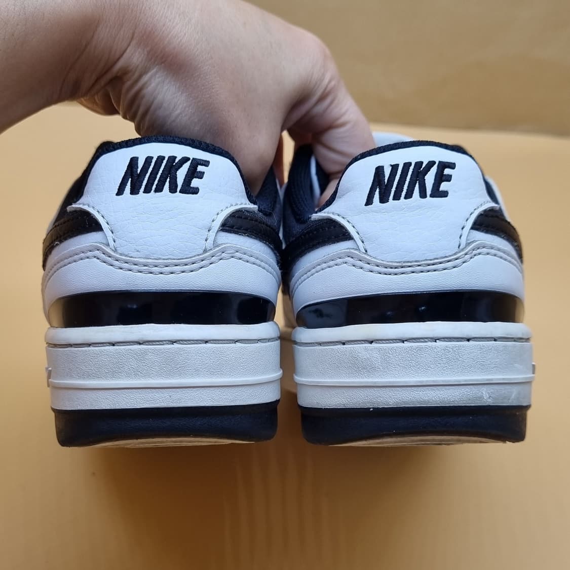 나이키 감마포스 흰검 여성운동화230. 상품이미지4