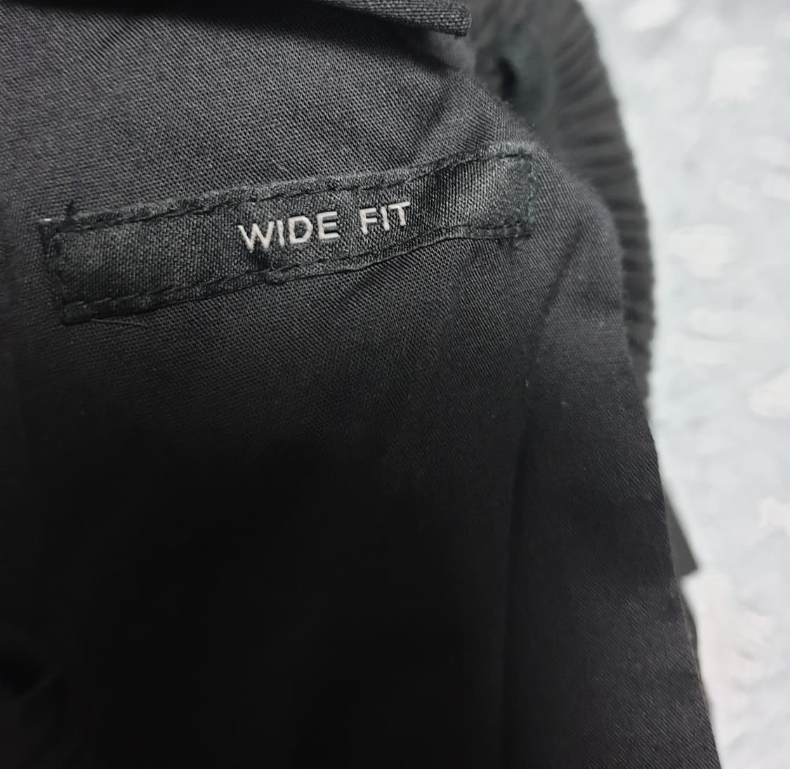 무신사스탠다드 원턱 와이드 밴딩 슬랙스 블랙 (32) 상품이미지3