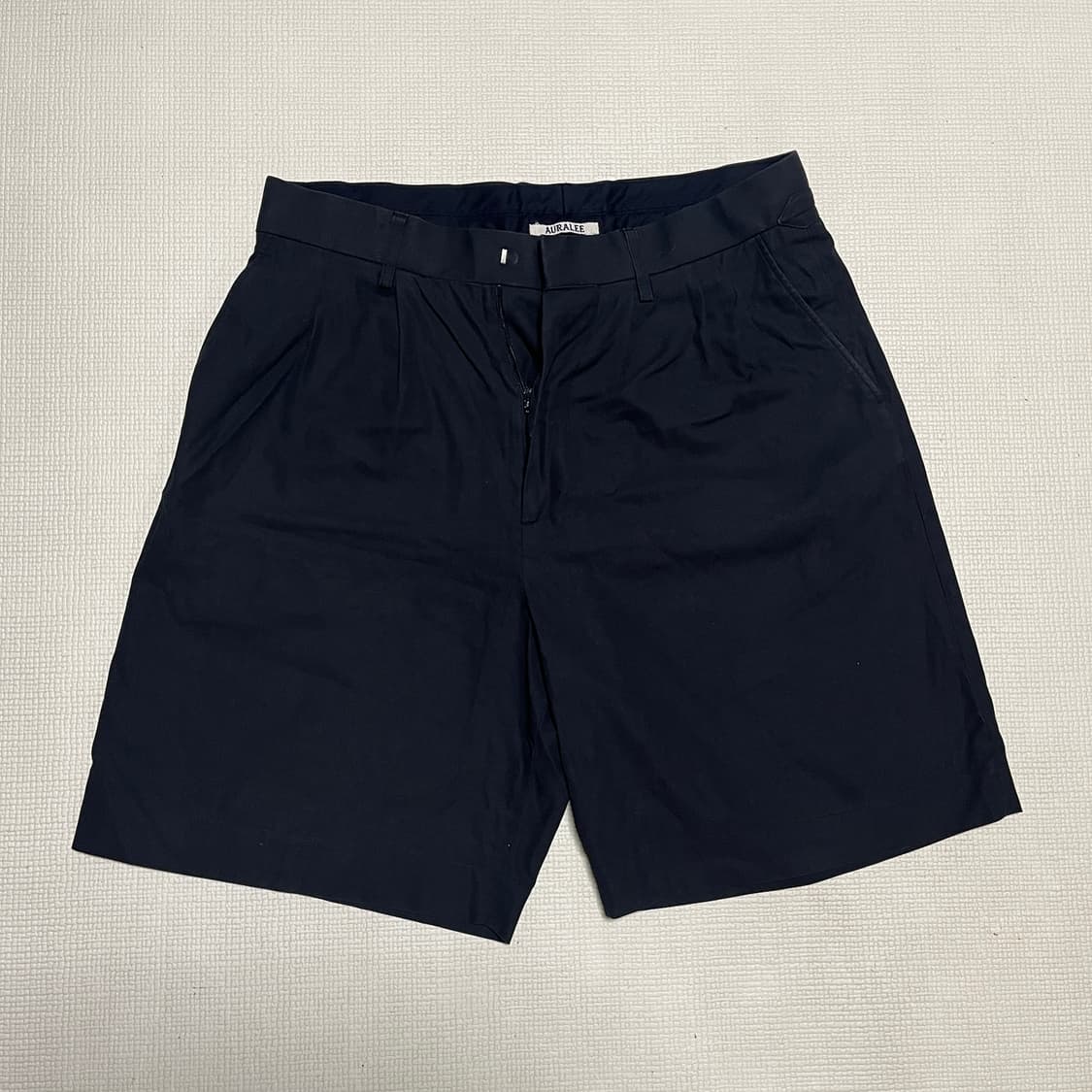 오라리 하드 트위스트 개버딘 쇼츠 블랙 상품이미지1