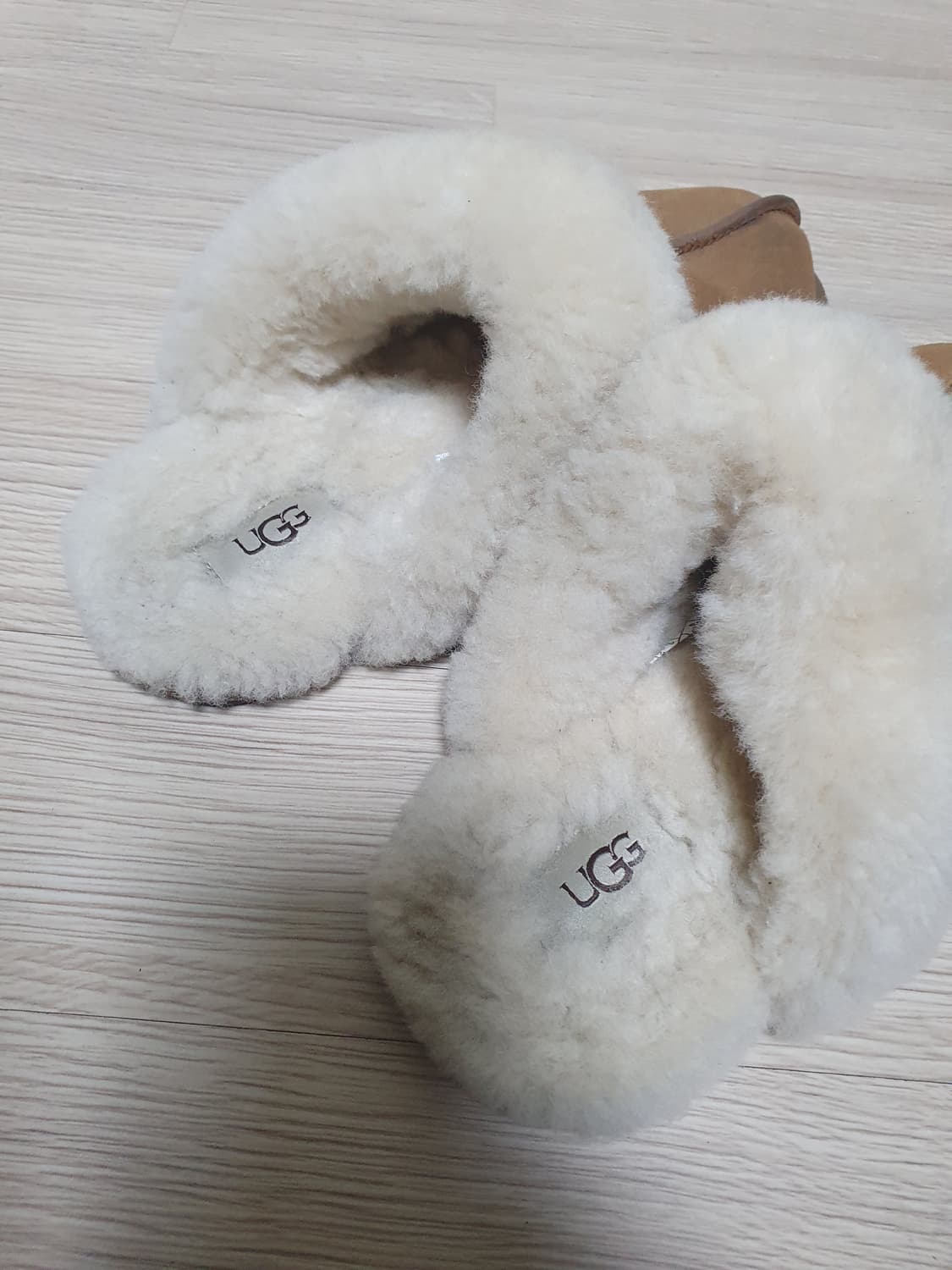 어그 체스트넛 털 슬리퍼 240 상품이미지7