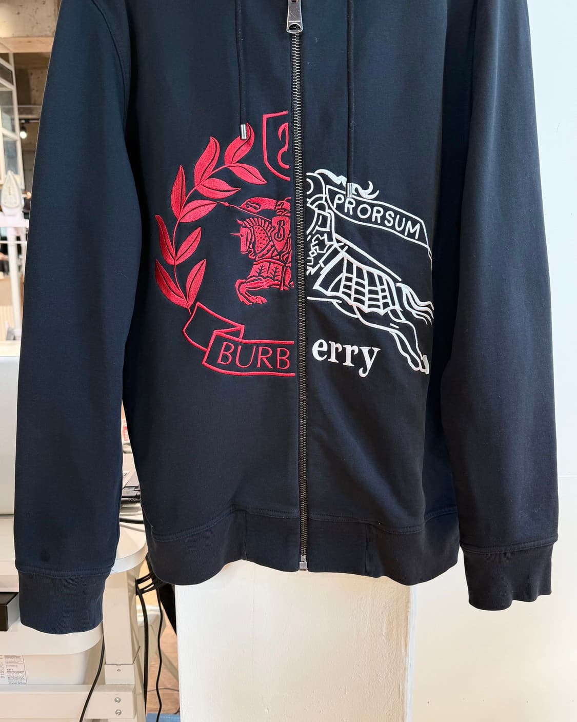 버버리 블랙 콘트라스트 크레스트 로고 후드 집업  상품이미지6