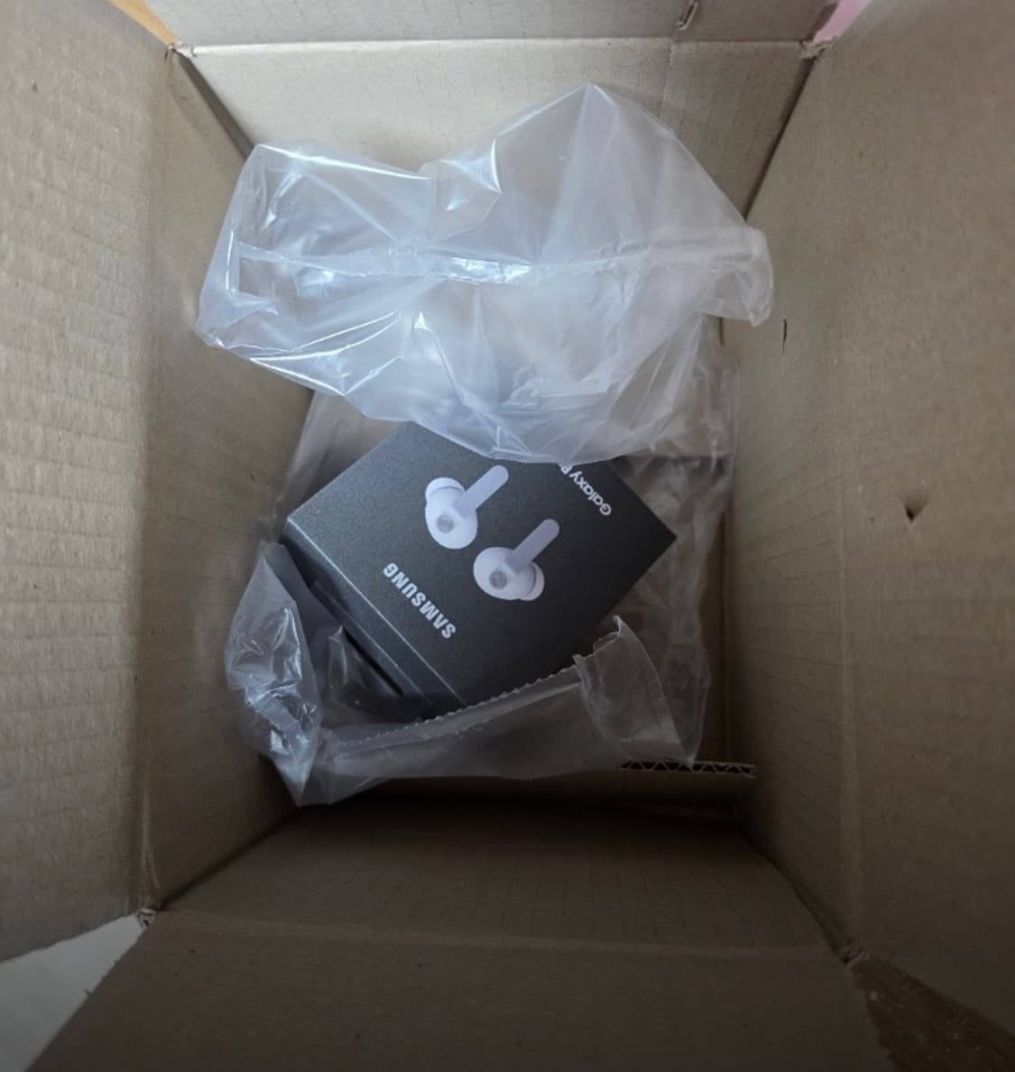 갤럭시 버즈4 프로 화이트 상품이미지1