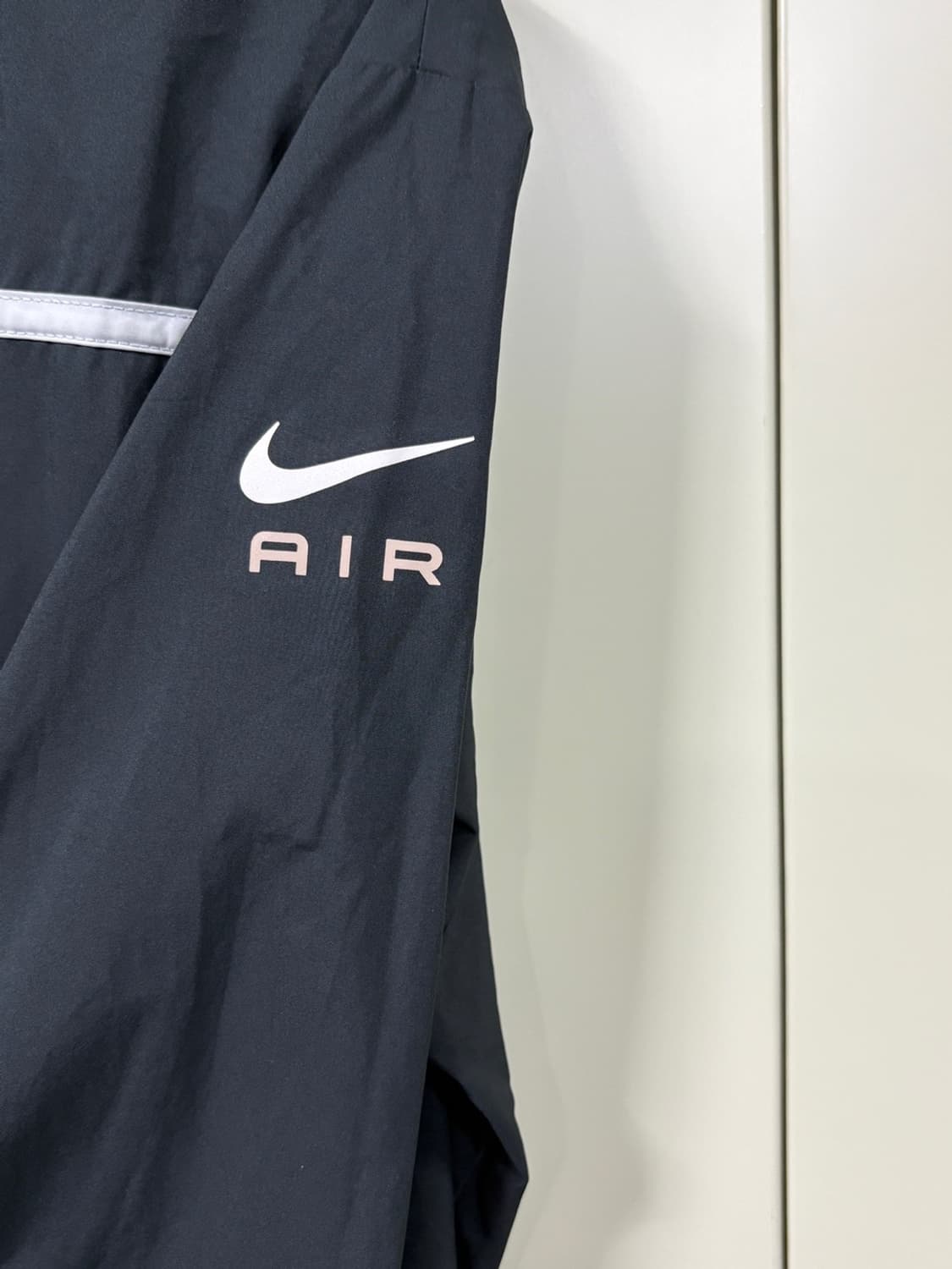 나이키(NIKE) 에어 러닝 바람막이 크롭 자켓 상품이미지4