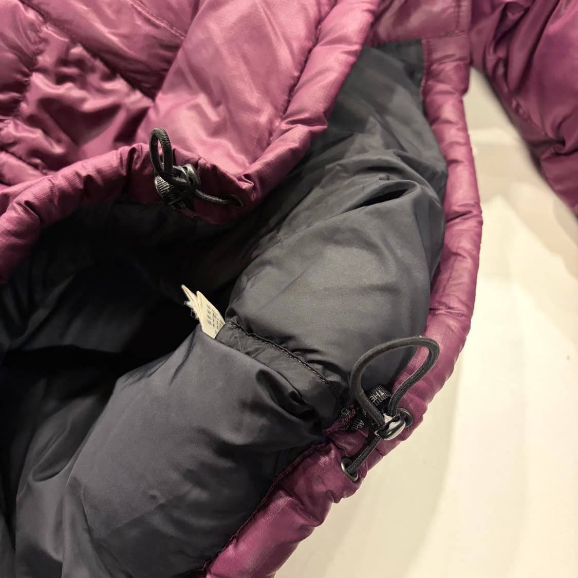 [90] 노스페이스 700 구스 눕시 패딩 퍼플 블랙 B430 상품이미지7