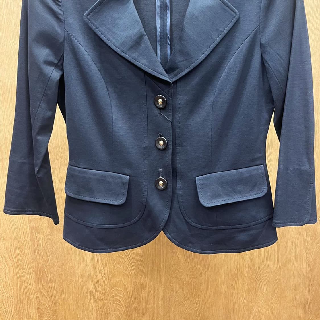 꾸레쥬 테일러드 자켓 노치드 라펠 백 허리 스트랩 포켓 디테일 네이비 상품이미지5