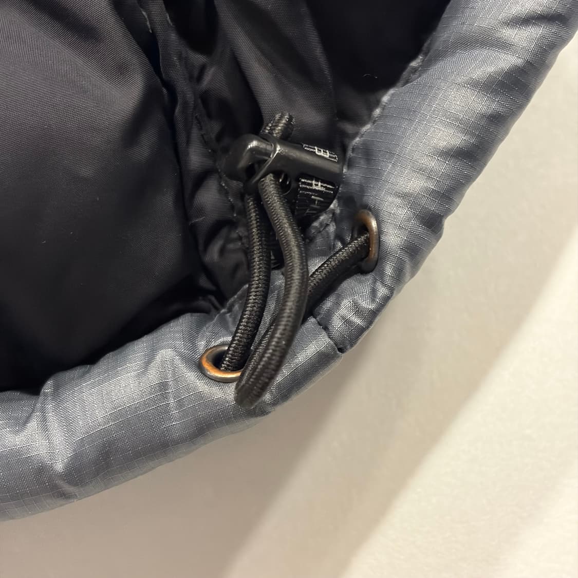 [90] 노스페이스 700 구스 다운 눕시 패딩 그레이/블랙 C197 상품이미지10