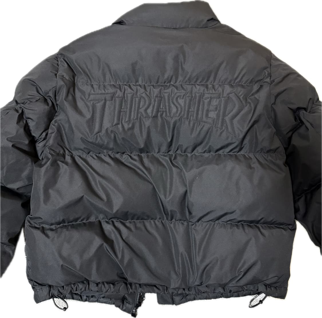 트레셔 엠보스 로고 숏 푸퍼 무광 블랙 S 상품이미지2