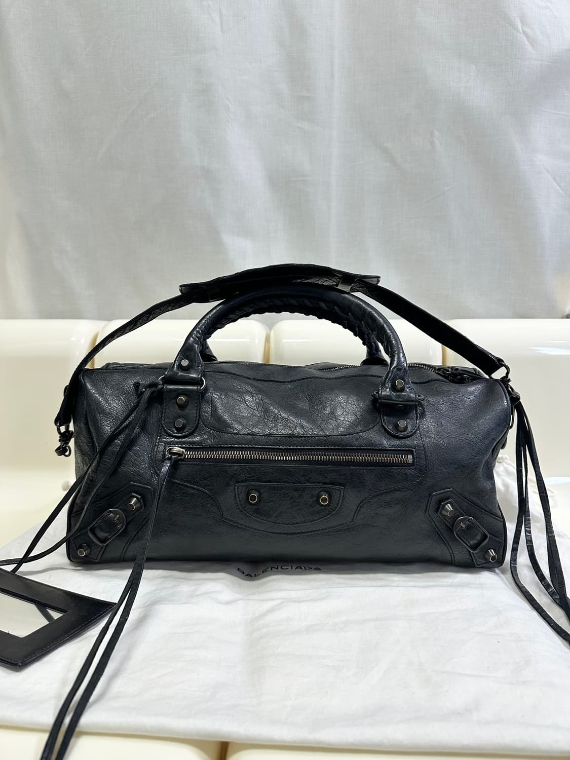 [A 정품] 발렌시아가 시티 모터백 트위기 블랙 상품이미지1