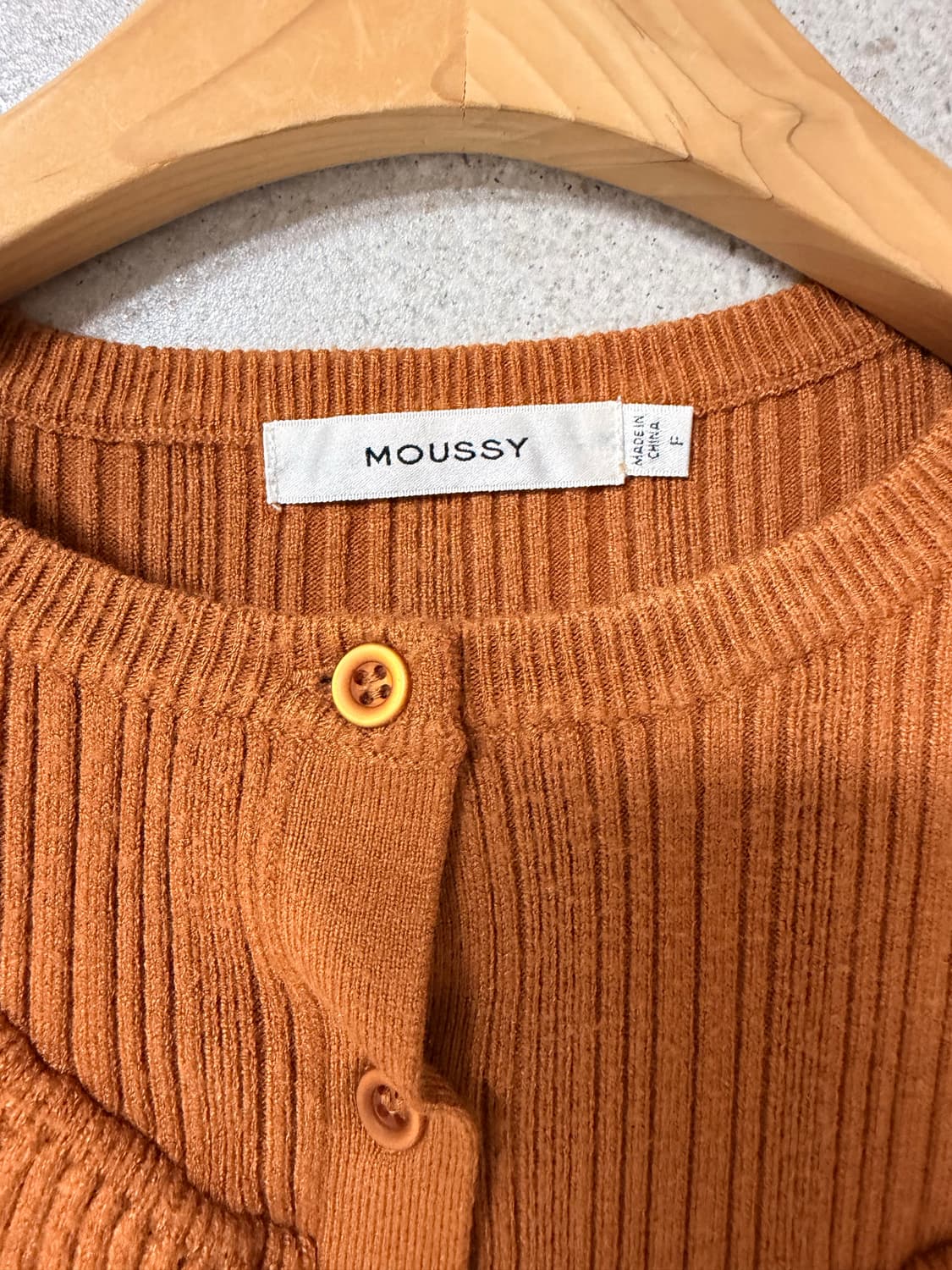 Moussy 크롭 브라운 가디건 골지 프릴 상품이미지2