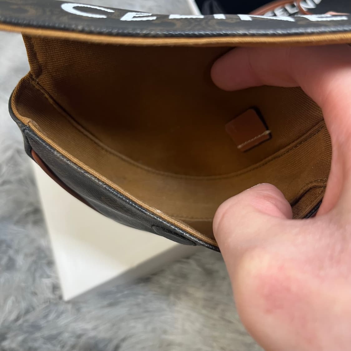 셀린느 트리오페 트라이앵글 미니 숄더백 상품이미지3